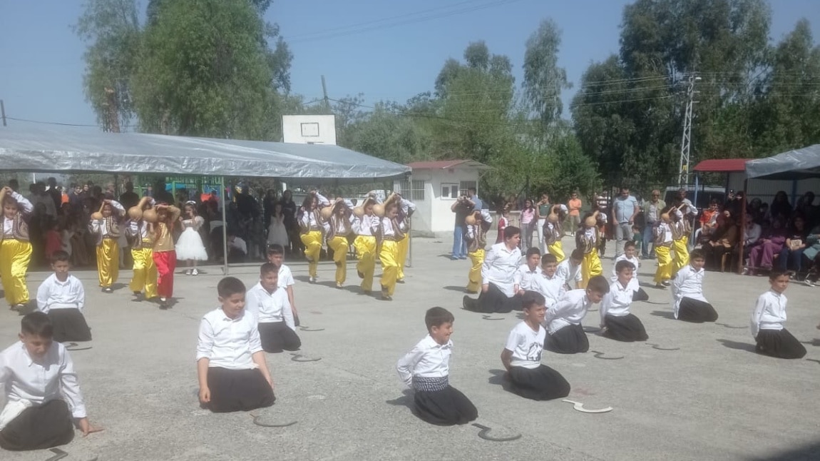 OKULUMUZDA 23 NİSAN ULUSAL EGEMENLİK VE ÇOCUK BAYRAMI BÜYÜK BİR COŞKUYLA KUTLANDI